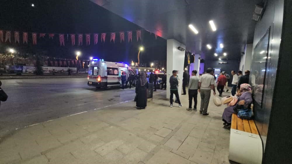 gaspci-telefonunu-almak-istedigi-sahsi-bicakla-yaraladi