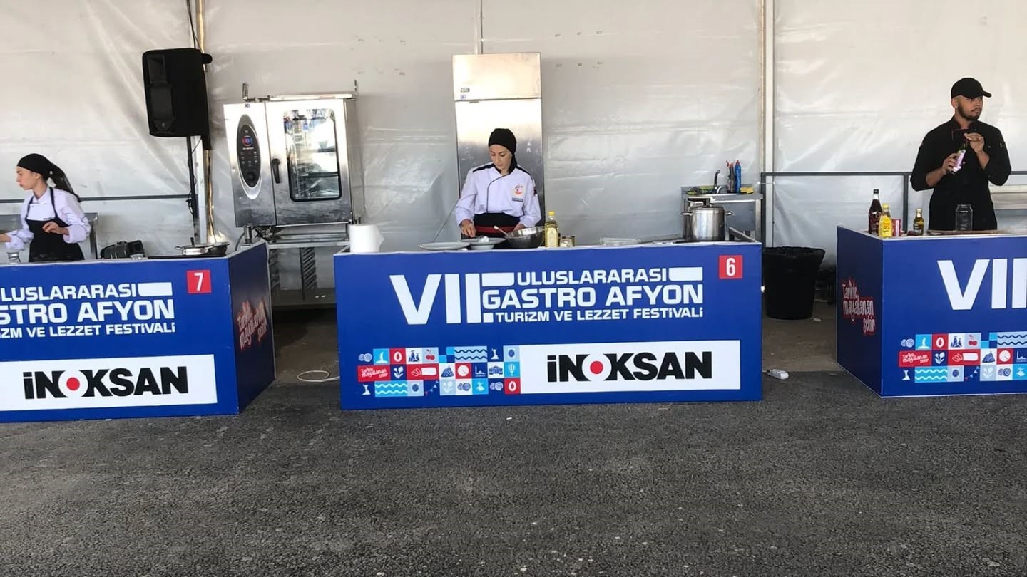 gedizli-ogrencilerden-uluslararasi-festivalde-buyuk-basari-4-madalya-kazandilar