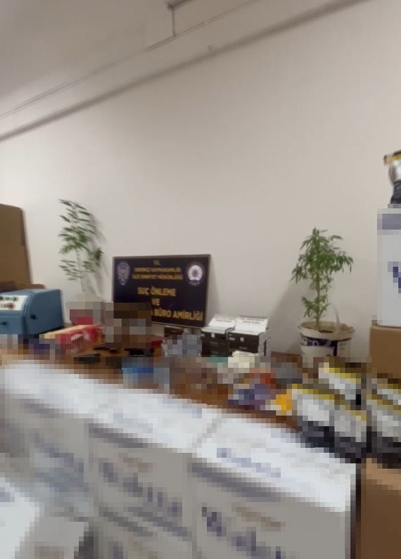 kacak-tutuncuye-operasyon-silahlar-ele-gecirildi