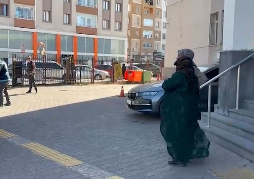 kayseride-sahte-altin-dolandiricilari-3-sarrafi-daha-dolandirmis