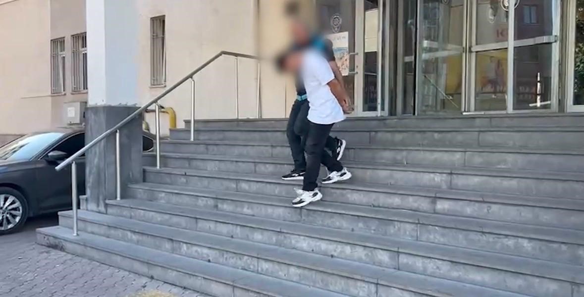 kayseride-sahte-altin-dolandiricilari-3-sarrafi-daha-dolandirmis