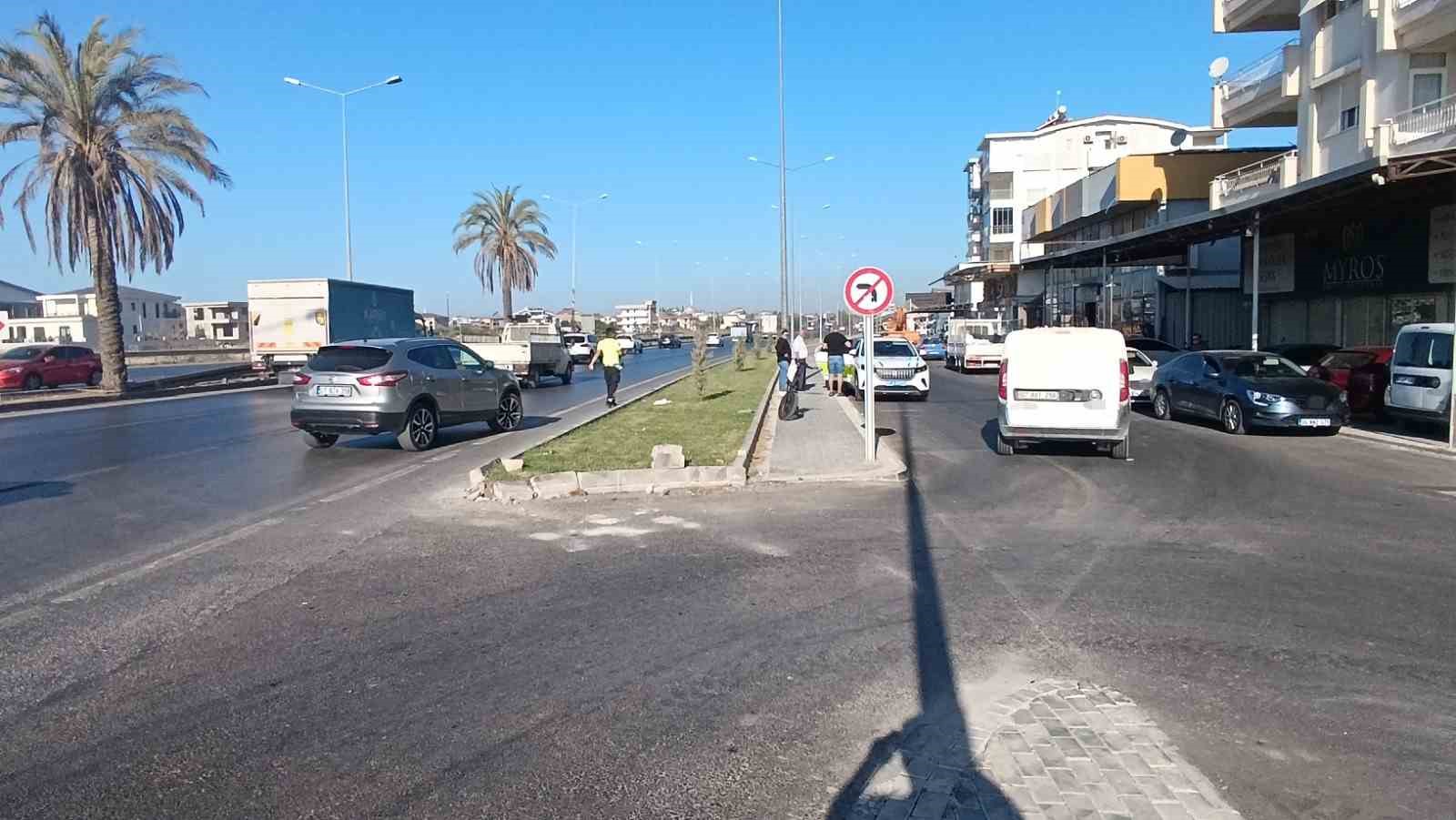 kaza-yapan-motosikletlinin-arac-altinda-kalmaktan-son-anda-kurtulusu-kamerada