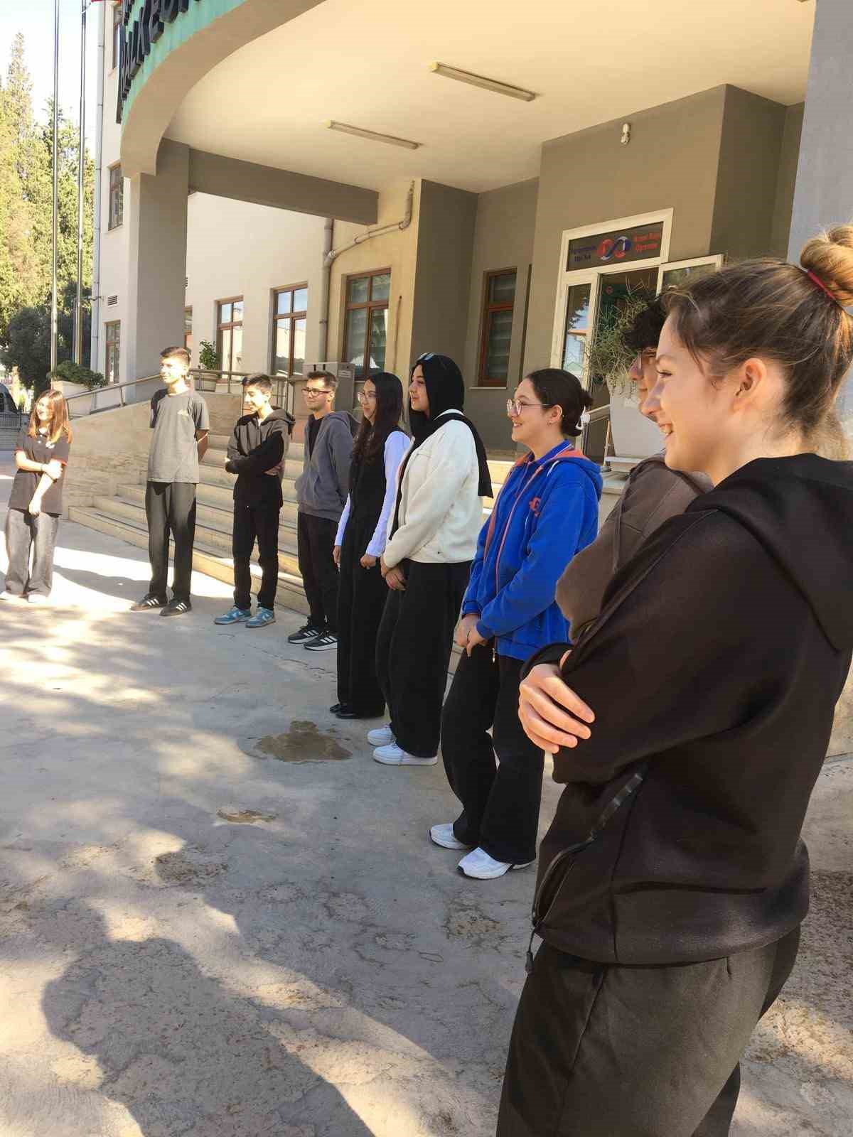 mentesede-genc-ar-ge-projesiyle-drama-ve-tanisma-etkinligi-duzenlendi