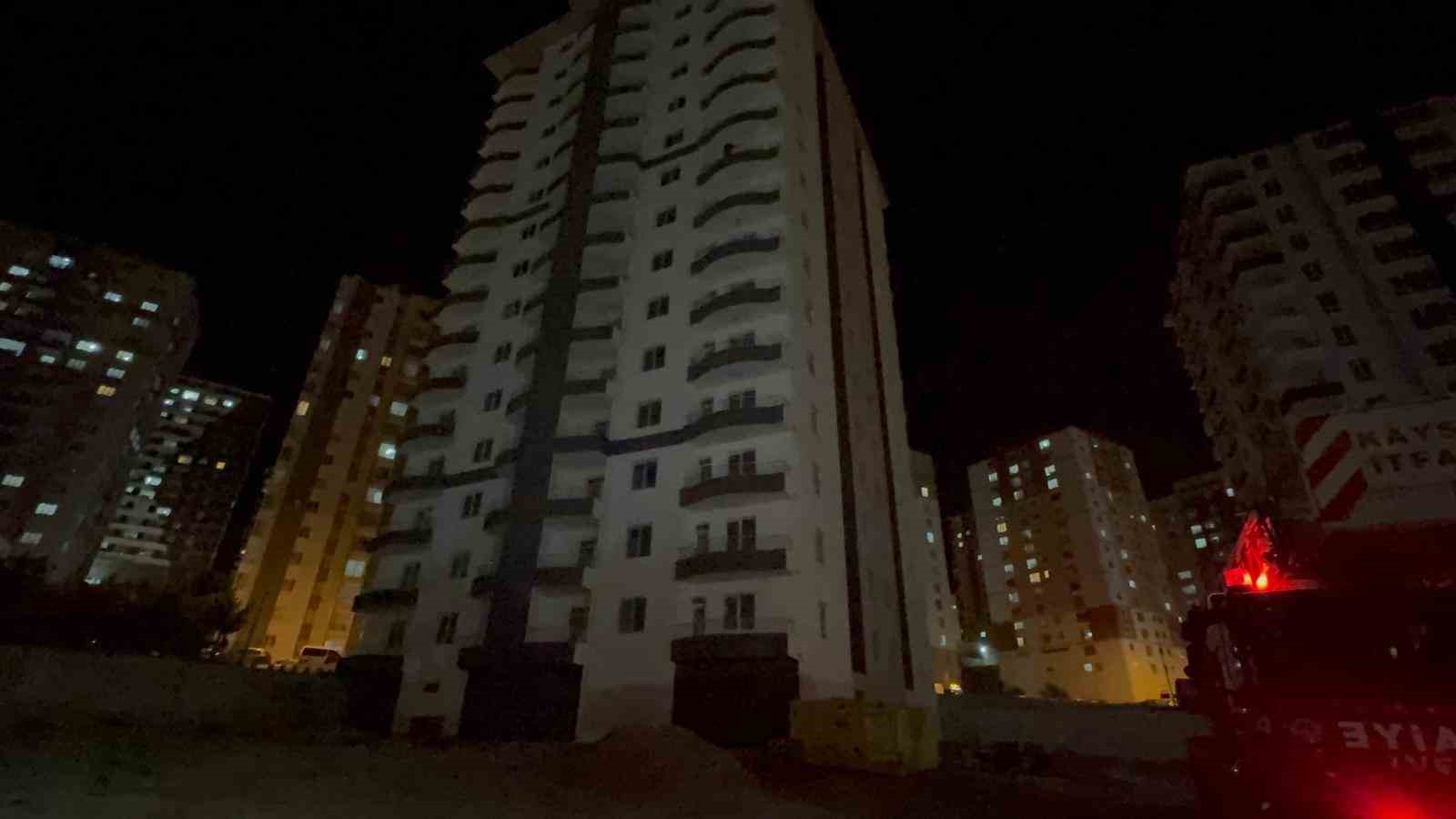 muteahhitten-parasini-alamayan-taseron-intihara-kalkisti