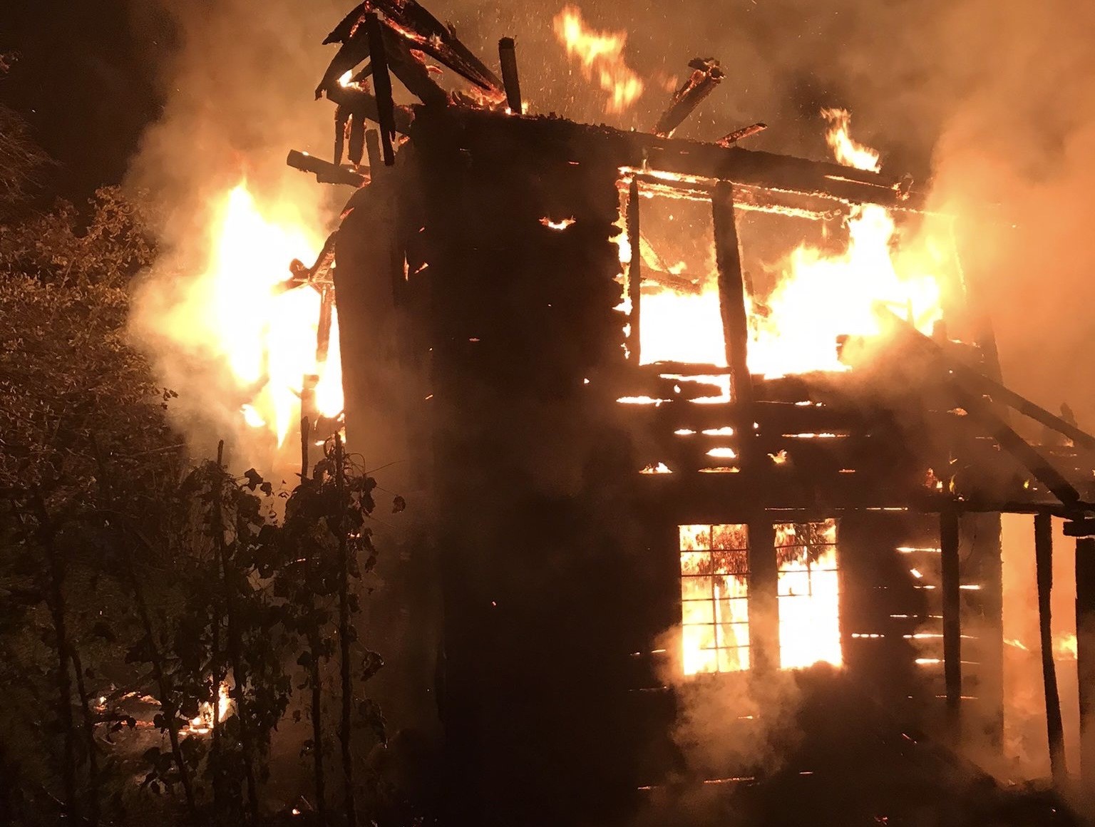 orduda-yangin-korkuttu-2-katli-ev-kullanilamaz-hale-geldi