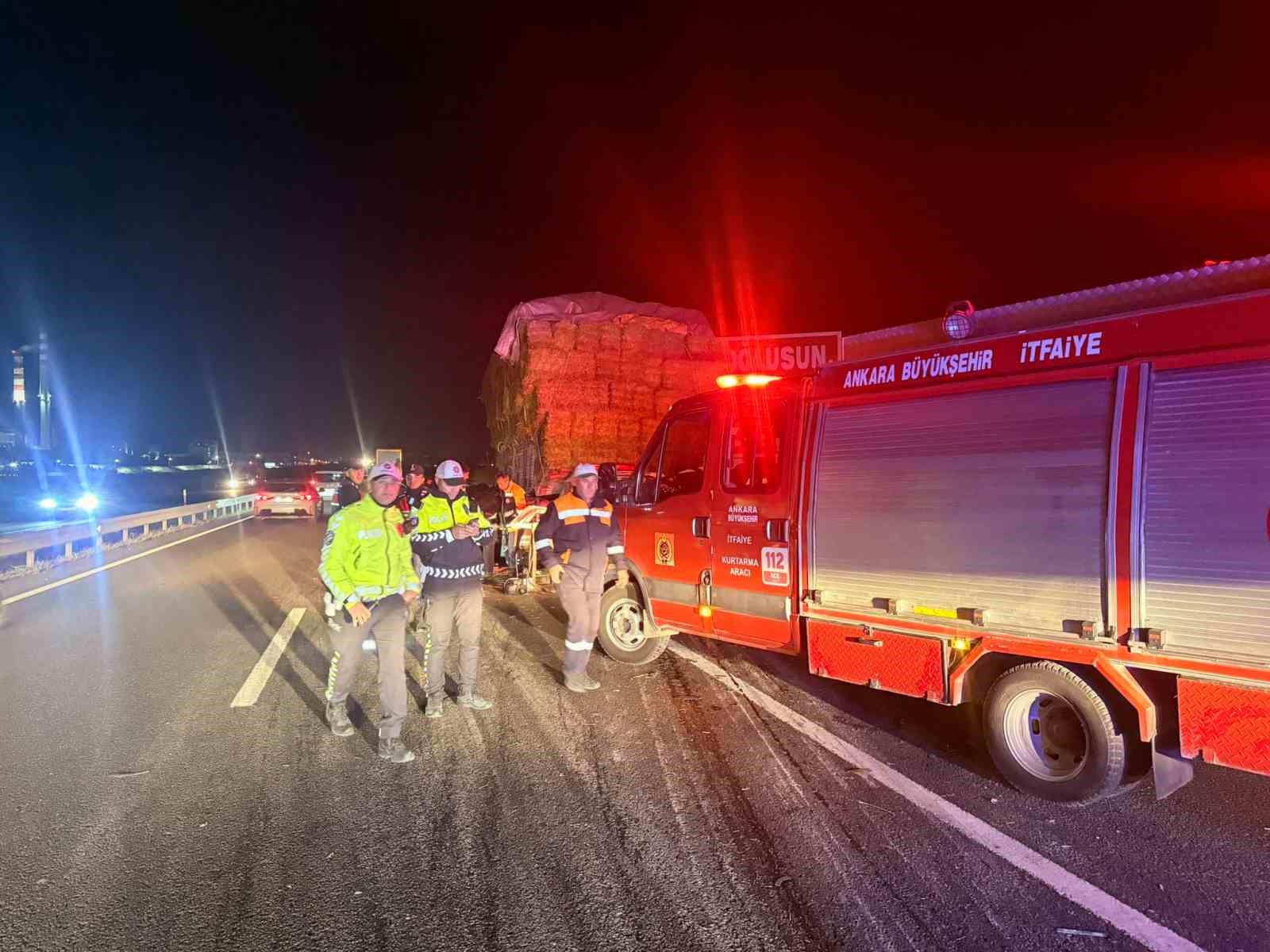 polatlida-hafif-ticari-arac-kamyonun-altina-girdi-2-olu-1-yarali