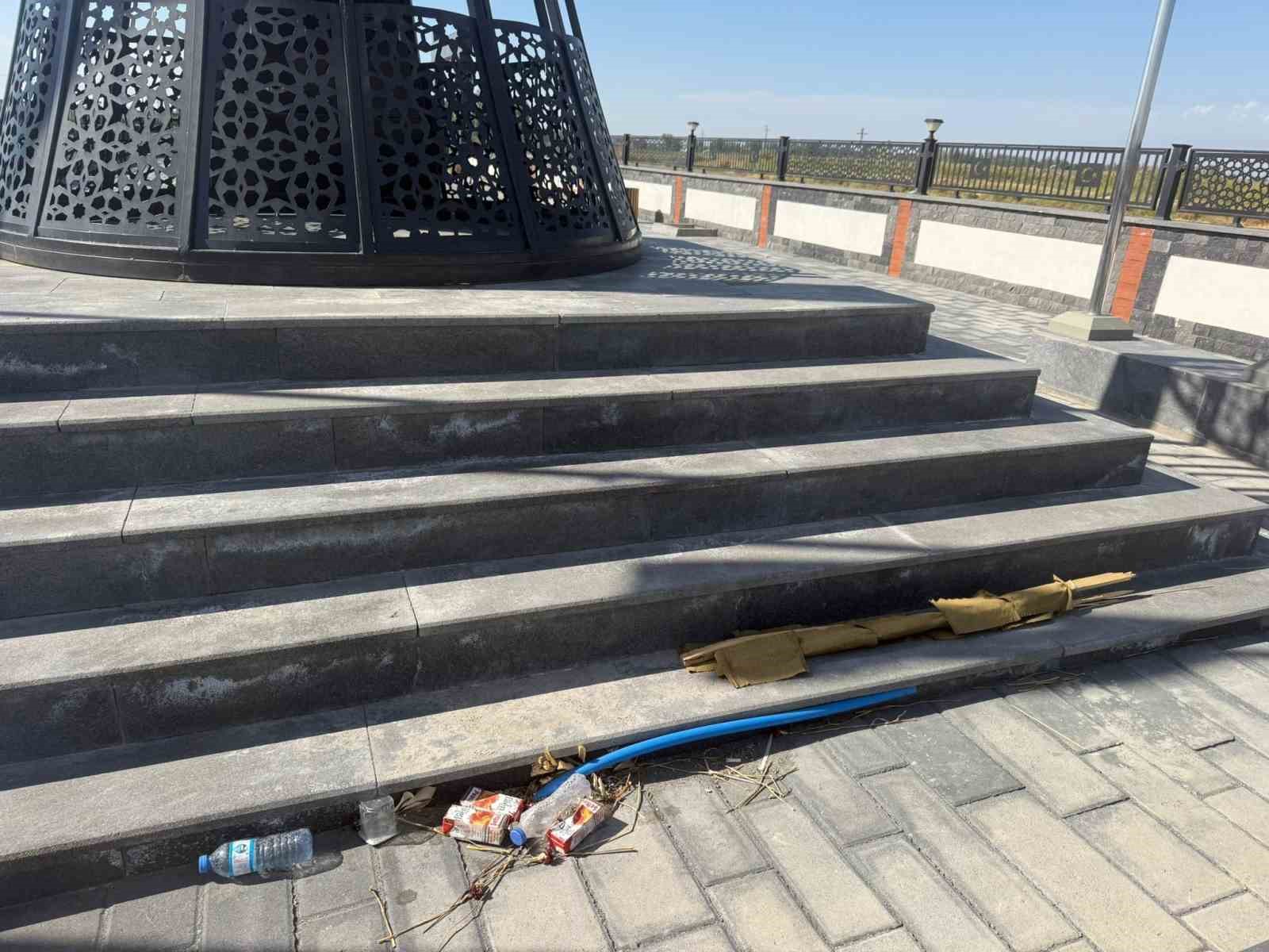 sehitler-icin-yapilan-anitta-utandiran-ihmal