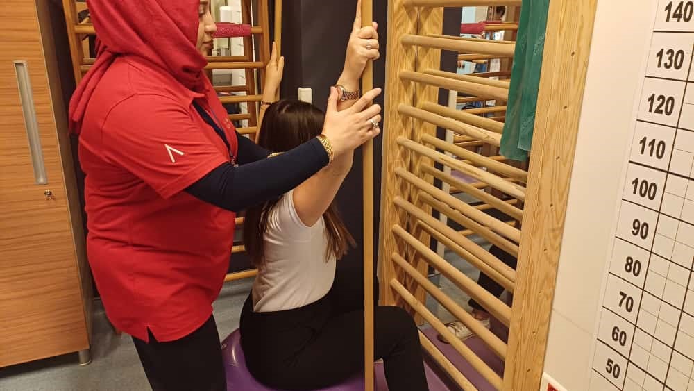 skolyozda-ameliyatsiz-yontem-schroth-tedavisi