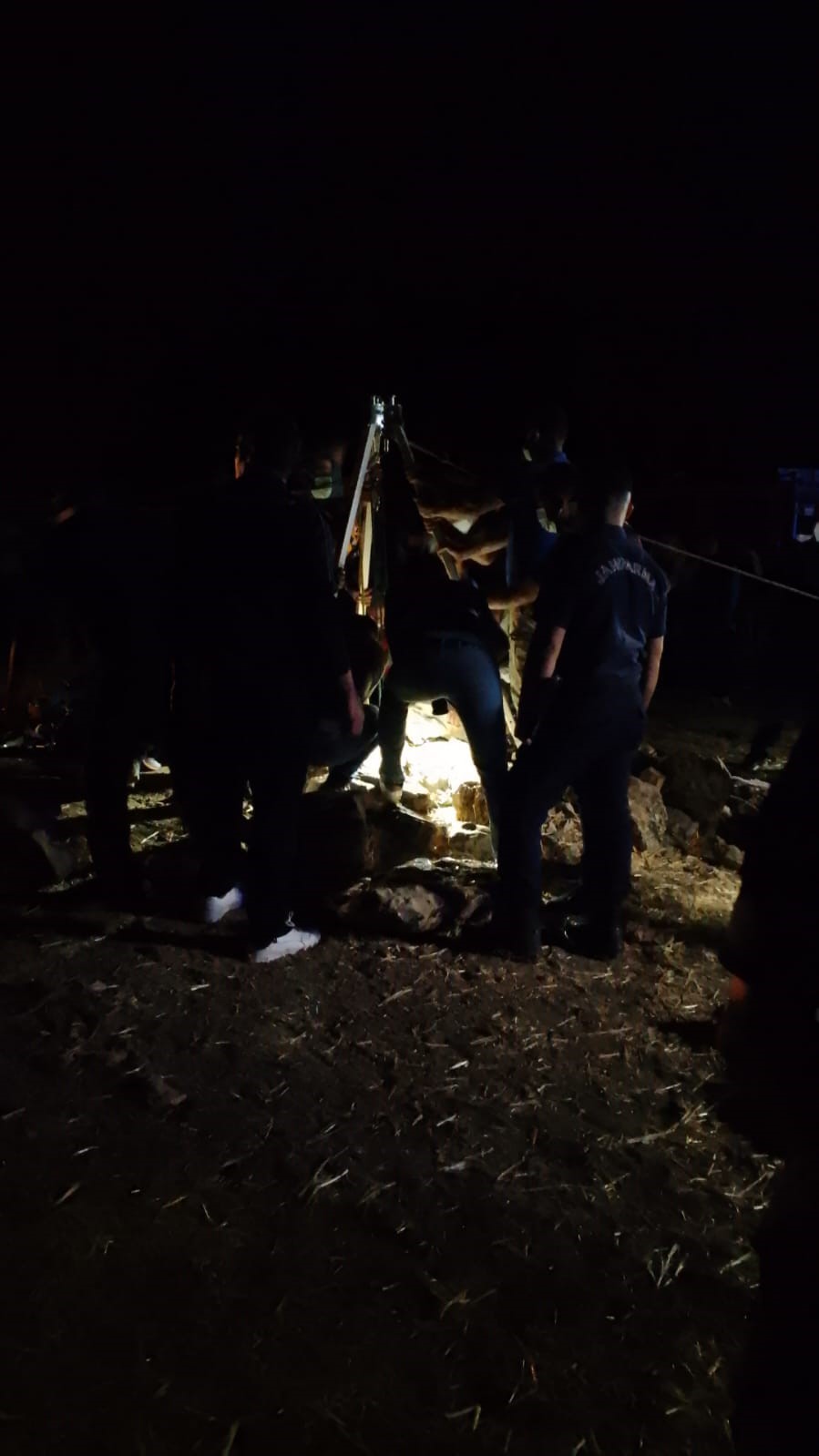 su-kuyusuna-inen-4-kisi-gazdan-etkilenerek-hayatini-kaybetti