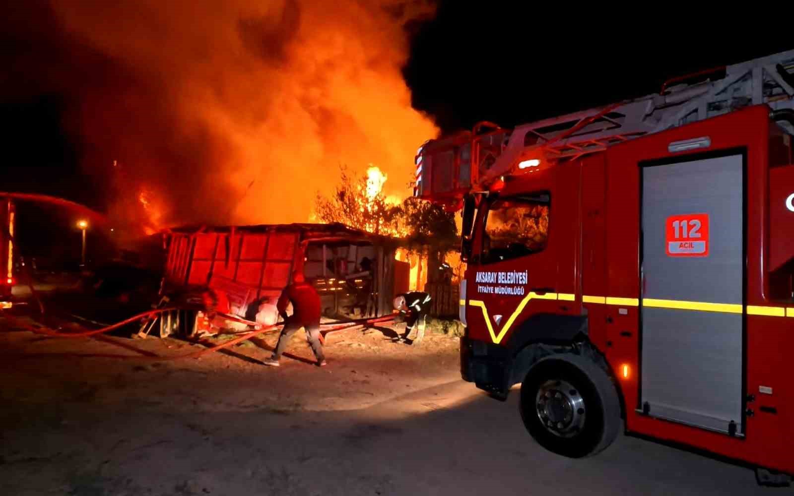 tandirda-yapilan-ekmek-evi-alev-alev-yakti