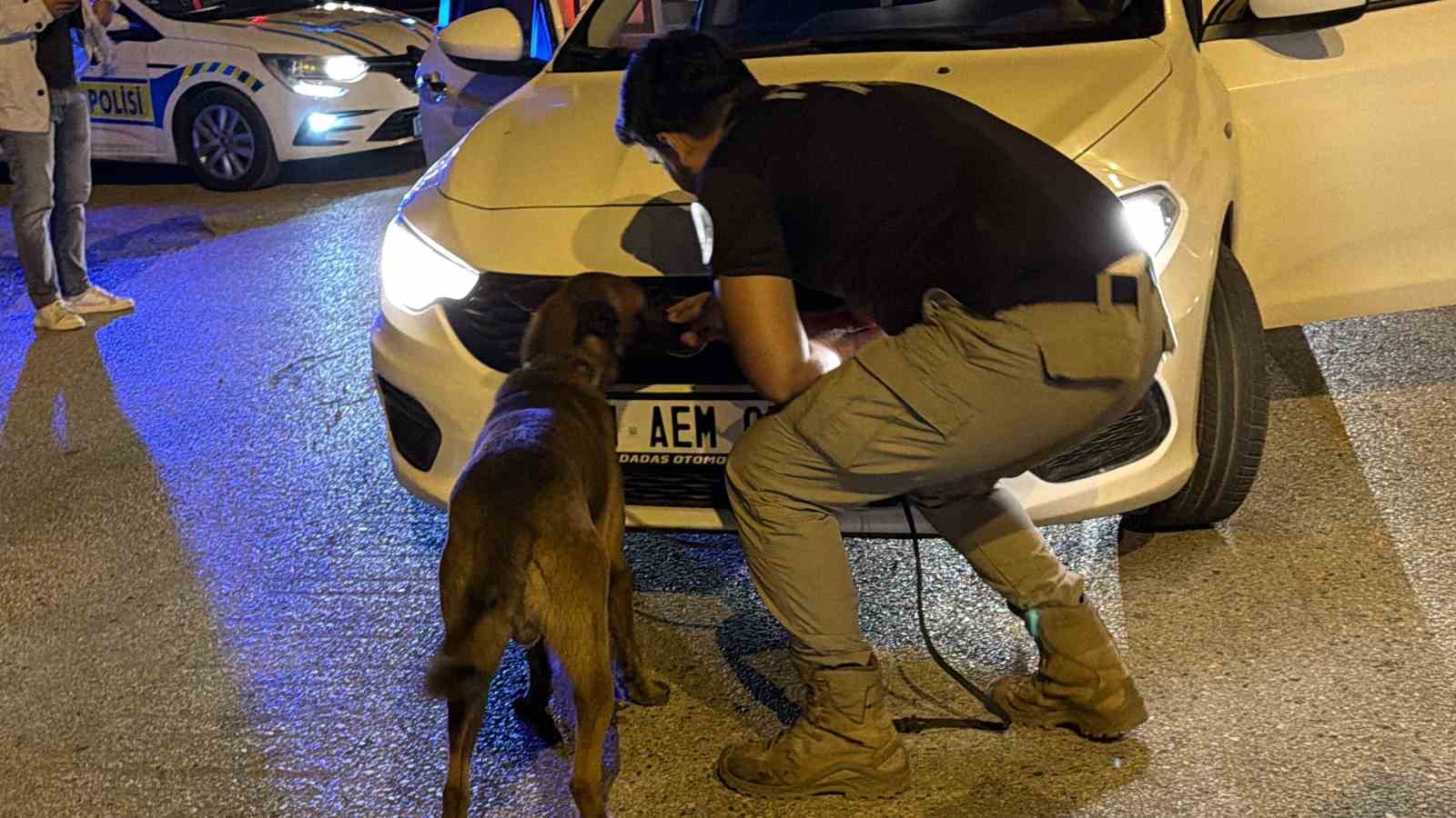 universite-bolgesinin-huzur-ve-guvenligi-icin-300-polisle-es-zamanli-denetim