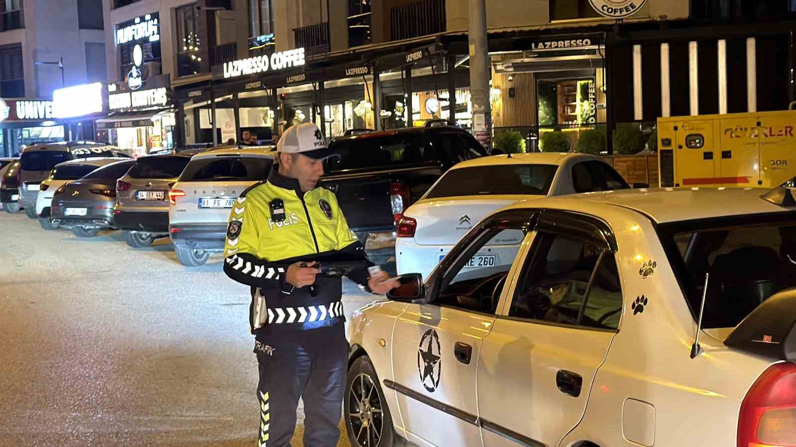 universite-bolgesinin-huzur-ve-guvenligi-icin-300-polisle-es-zamanli-denetim