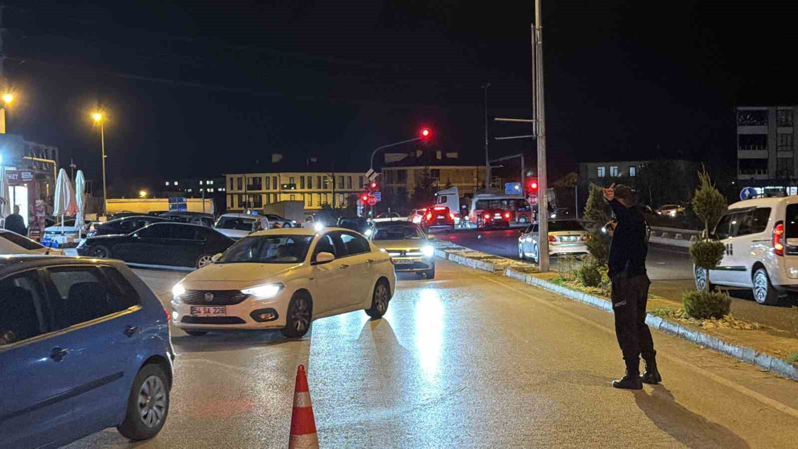 universite-bolgesinin-huzur-ve-guvenligi-icin-300-polisle-es-zamanli-denetim