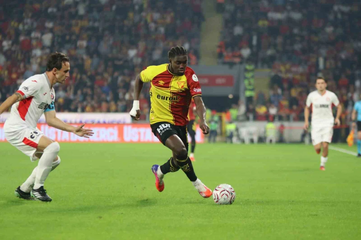 Göztepe sahasında Çorum FK'yi iki golle geçti 5