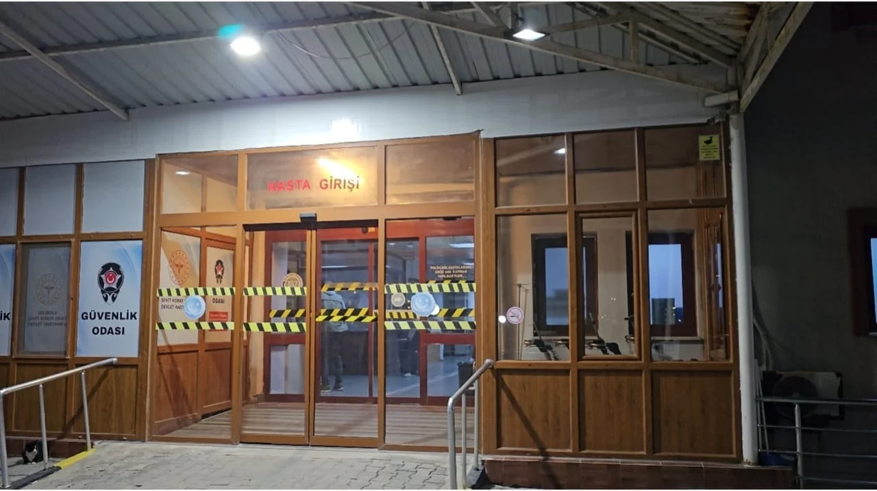 ÇANAKKALE’NİN GELİBOLU İLÇESİNDE ÇALIŞTIĞI 4 KATLI BİNANIN ÇATI KATINDAN DENGESİNİ KAYBEDEREK...
