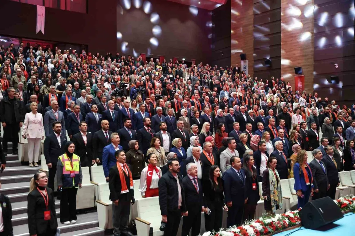 TVF Başkanı Mehmet Akif Üstündağ'a Aile ve Spor Değerlerine Katkı Ödülü 3