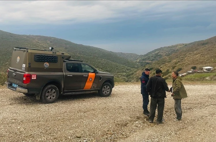 İzmir'de karada ve denizde operasyon: 76 düzensiz göçmen yakalandı 3