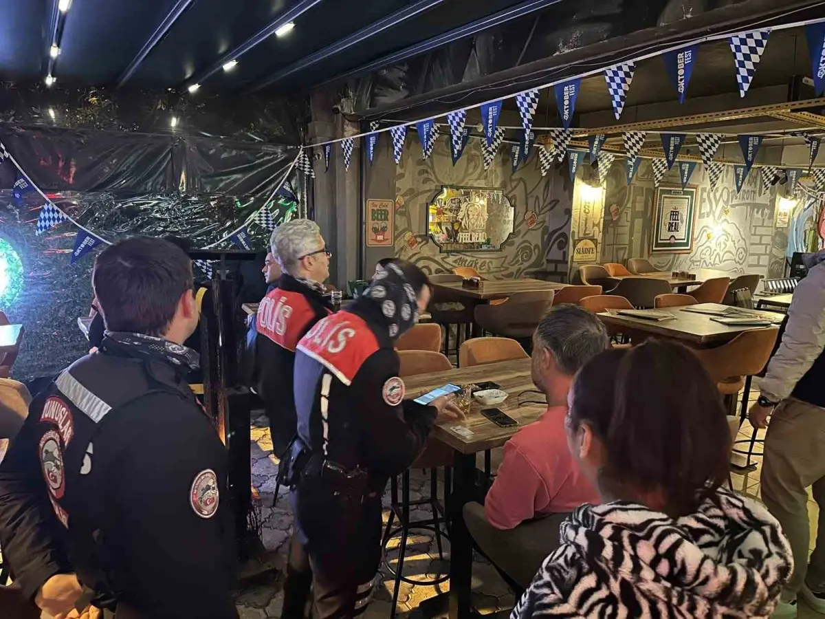 Edremit'te polisten kapsamlı denetim: 39 aranan şahıs yakalandı 4