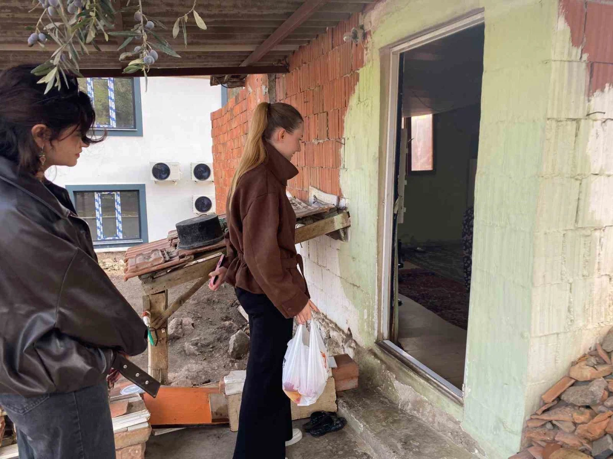 Manisa'da üniversitelilerden yalnız yaşayan yaşlılara vefa eli 1