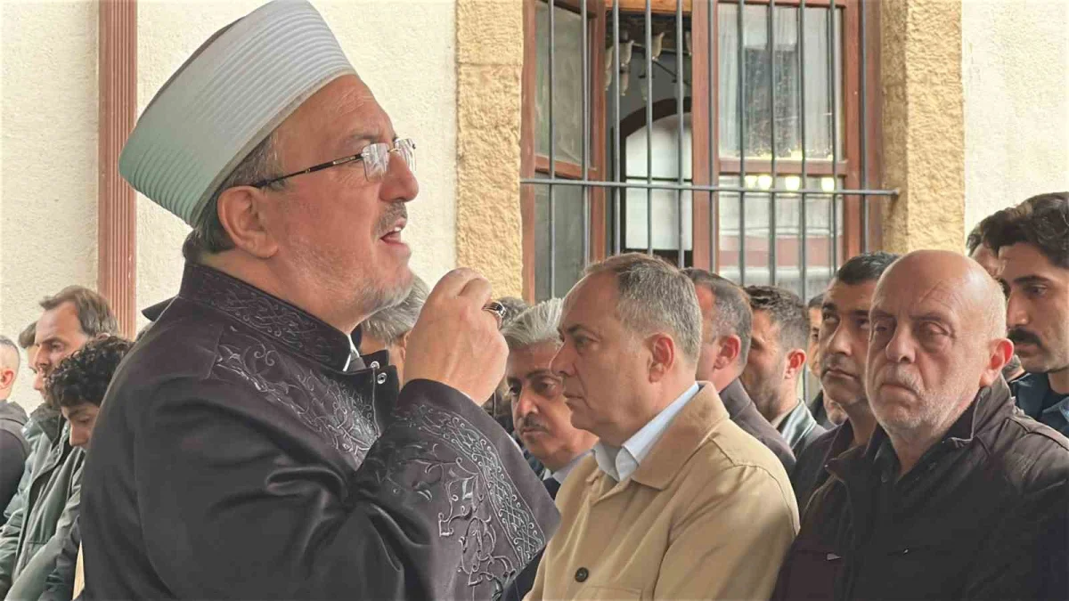 Peribacası faciasında hayatını kaybeden genç çift son yolculuğuna uğurlandı 2