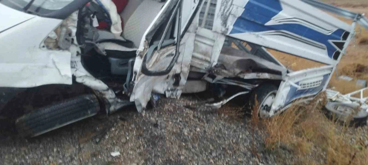 Van-Başkale kara yolunda zincirleme kaza: 12 kişi yaralandı 4