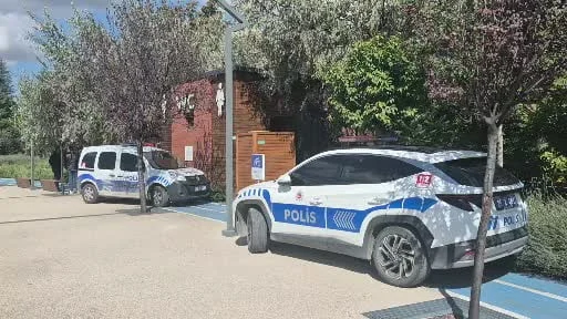 Eskişehir'de tuvalette bir şahıs silahla vurulmuş halde ölü bulundu