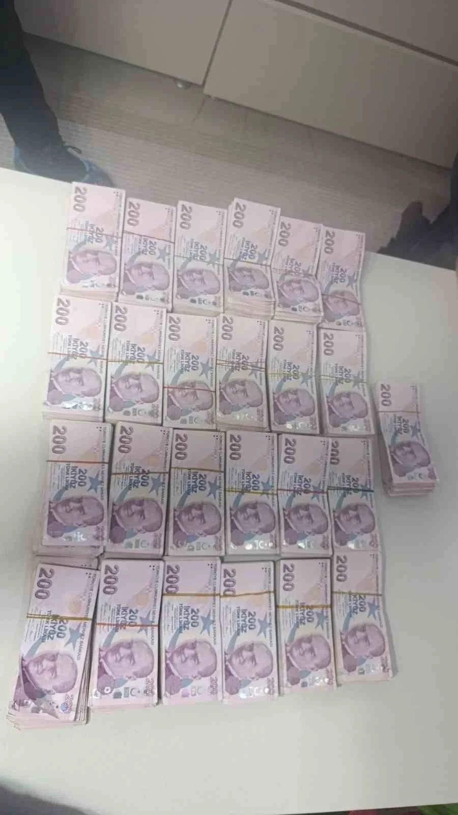 Ankara merkezli DEAŞ operasyonunda 16 gözaltı: Milyonluk nakit ve altına el konuldu 1