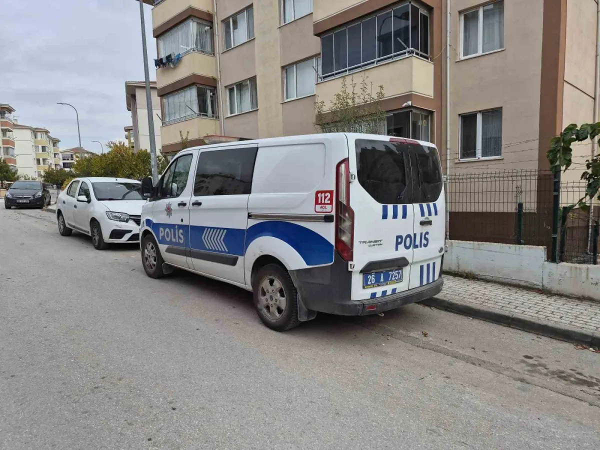 Eskişehir'de 2 yaşındaki çocuk ikinci kattan düştü 2