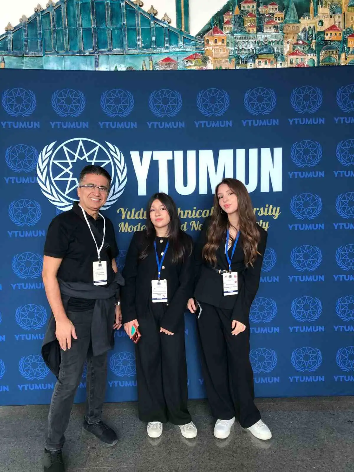 İhlas Koleji öğrencilerinden YTUMUN Konferansı'nda diplomasi başarısı 3