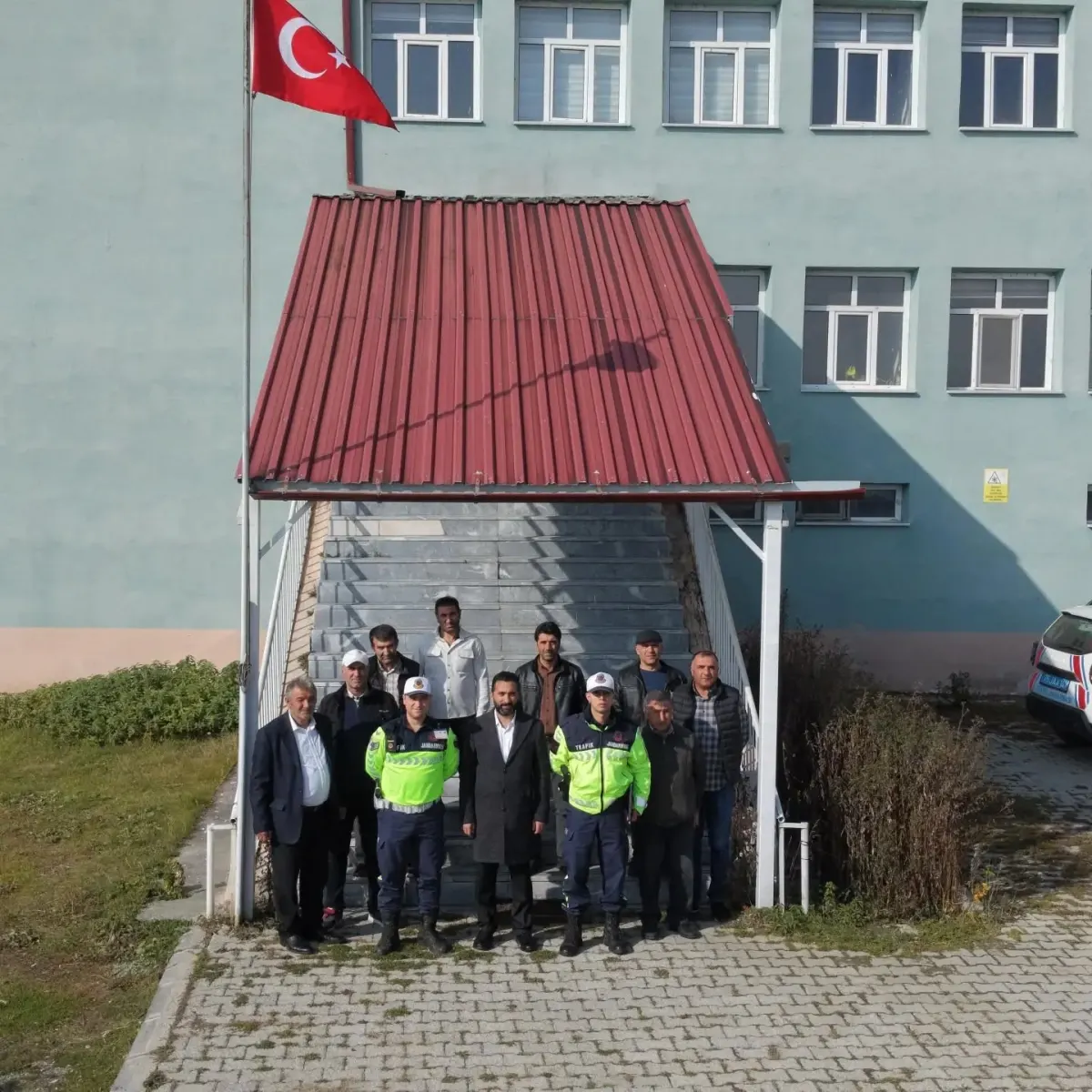 Çıldır'da okul servis araçlarına yönelik güvenlik denetimi yapıldı 1