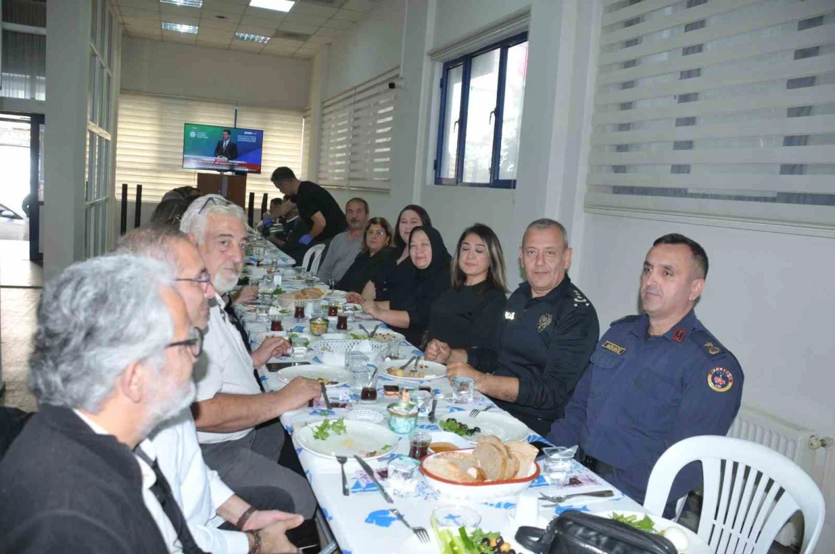 Aliağa'da huzur ve güvenlik için emniyet, jandarma ve muhtarlar bir araya geldi 2