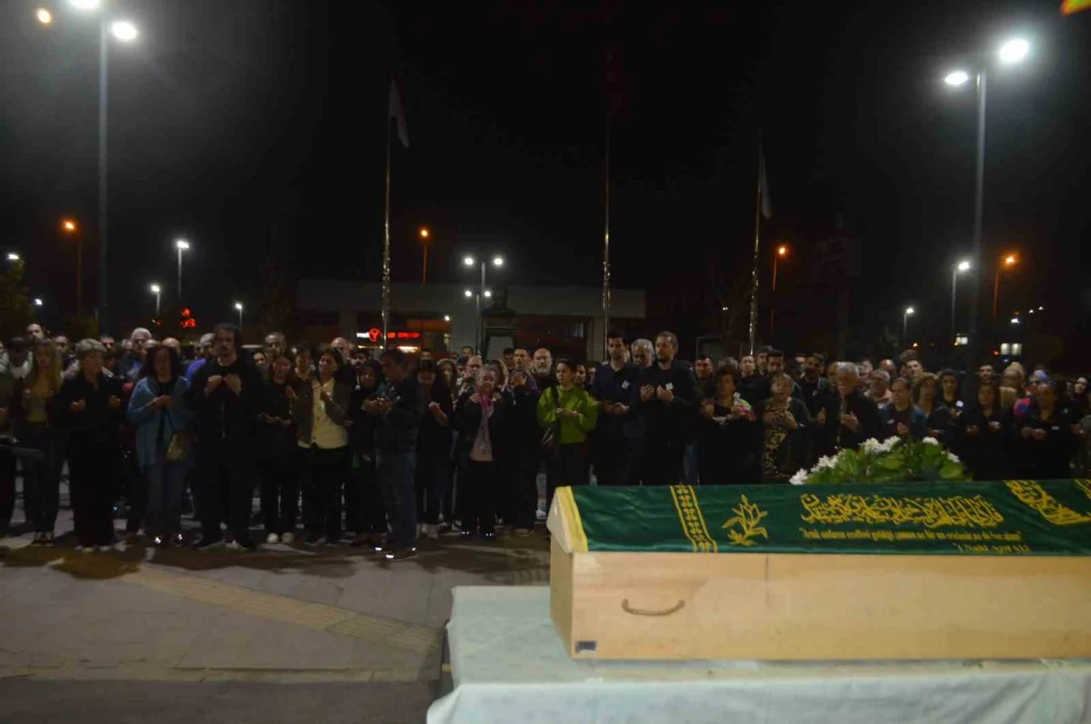 Ayvalık'taki deniz faciasında hayatını kaybeden Dr. Şahin Bingüllü görev yaptığı hastaneden uğurlandı 5