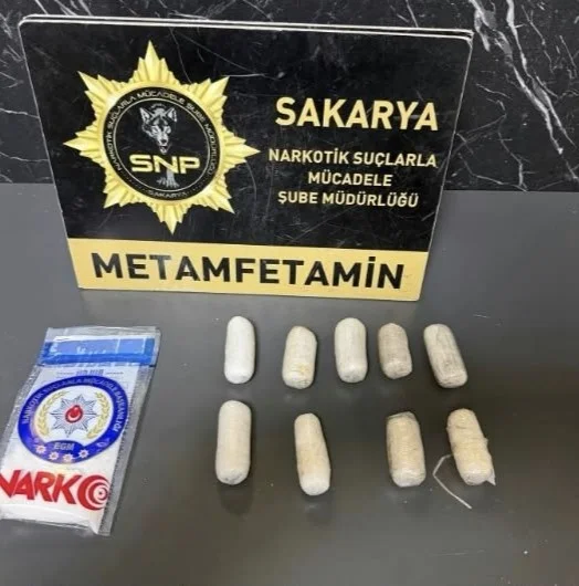 Sakarya'da midesinde uyuşturucu taşıyan İran uyruklu şüpheli tutuklandı 3