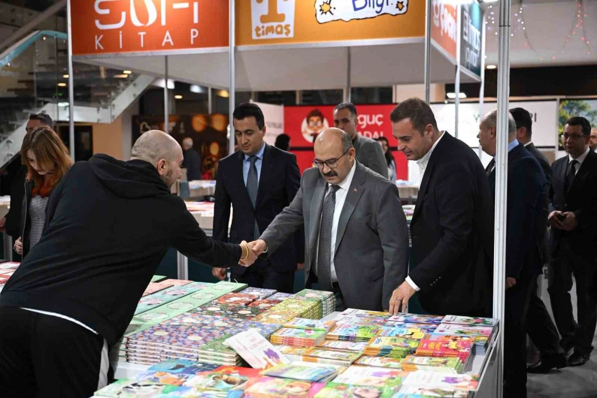 Balıkesir'deki 2. Kitap Fuarı'nı 10 günde 216 bin kişi ziyaret etti 3