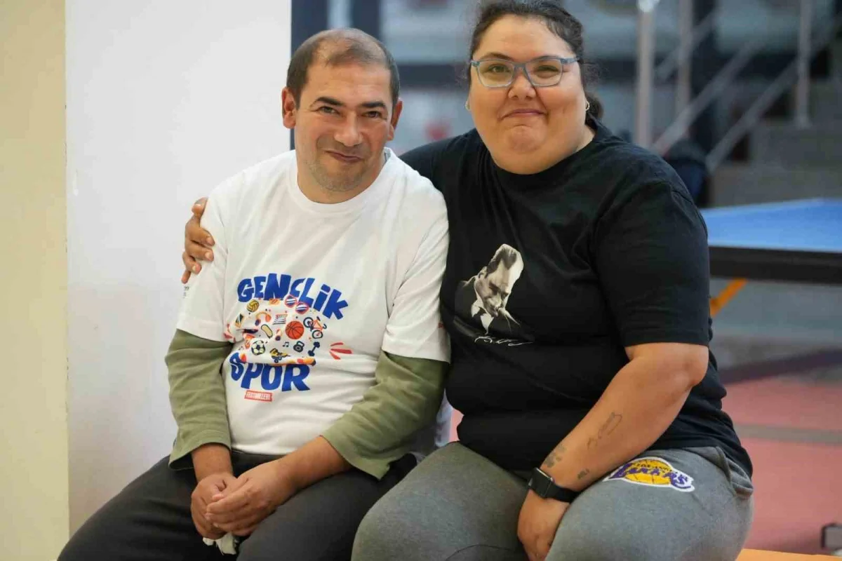 Muğla'da özel sporcular bocce sahasında bir araya geldi 3
