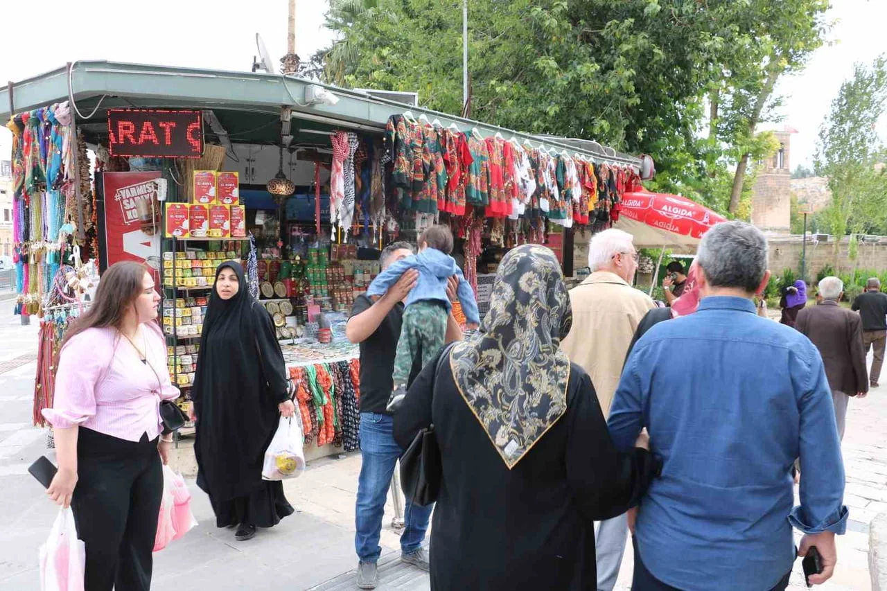 TEKNOFEST GÜNEYDOĞU FESTİVALİ, ŞANLIURFA'DA ESNAFIN YÜZÜNÜ GÜLDÜRDÜ.