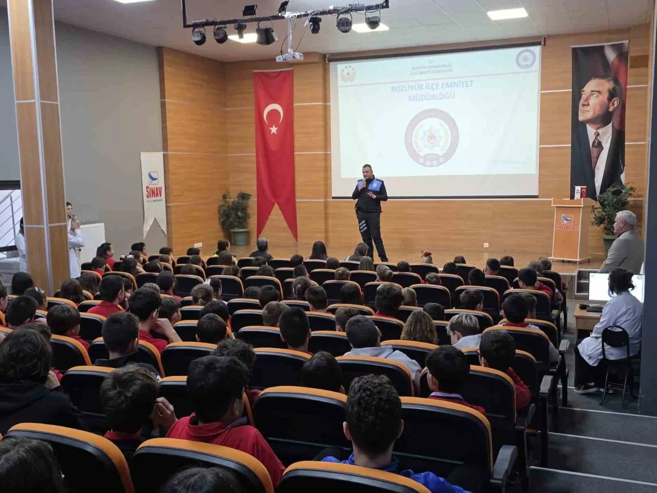 BİLECİK’TE 120 ÖĞRENCİYE GÜVENLİ İNTERNET VE AKRAN ZORBALIĞI EĞİTİMİ