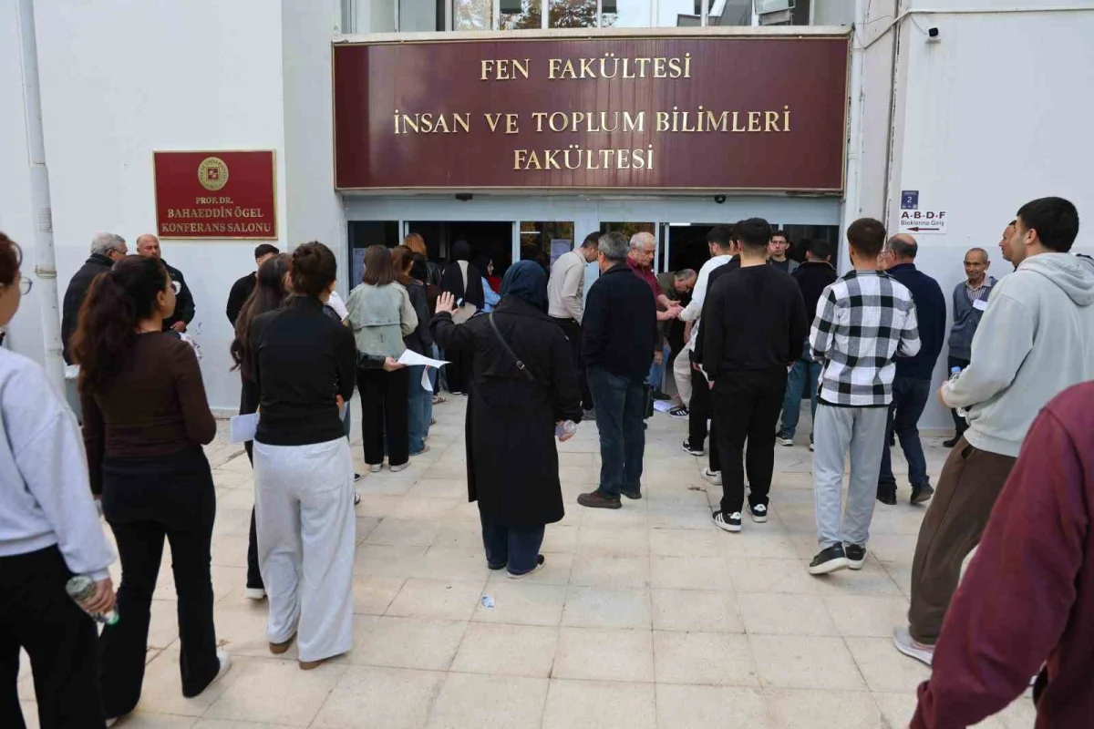 Elazığ'da KPSS ortaöğretim oturumu başladı: Adaylar memuriyet için ter döküyor 2