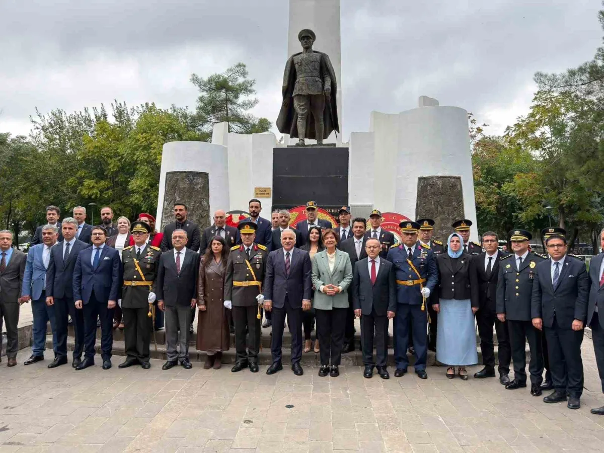 Diyarbakır'da Cumhuriyet'in 103. yıl dönümü törenle kutlandı 1