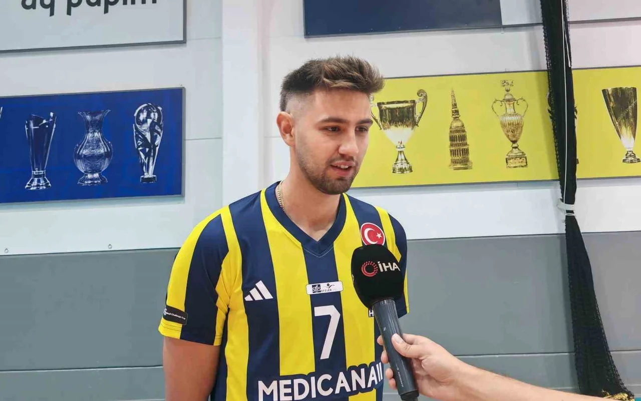 FENERBAHÇE MEDİCANA’NIN MİLLİ VOLEYBOLCUSU MİRZA LAGUMDZİJA, SARI-LACİVERTLİ KULÜPTE HEDEFİN HER...