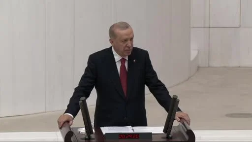 Cumhurbaşkanı Erdoğan: "Yeni anayasa bahsi Türk siyasetinin önünde bir imtihan olarak hâlen...