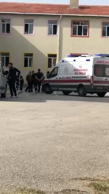 EDİRNE’NİN UZUNKÖPRÜ İLÇESİNDE BİR OKULDA BAZI ÖĞRENCİLERİN ÇAMAŞIR SUYUNDAN ETKİLENDİĞİ İDDİA...