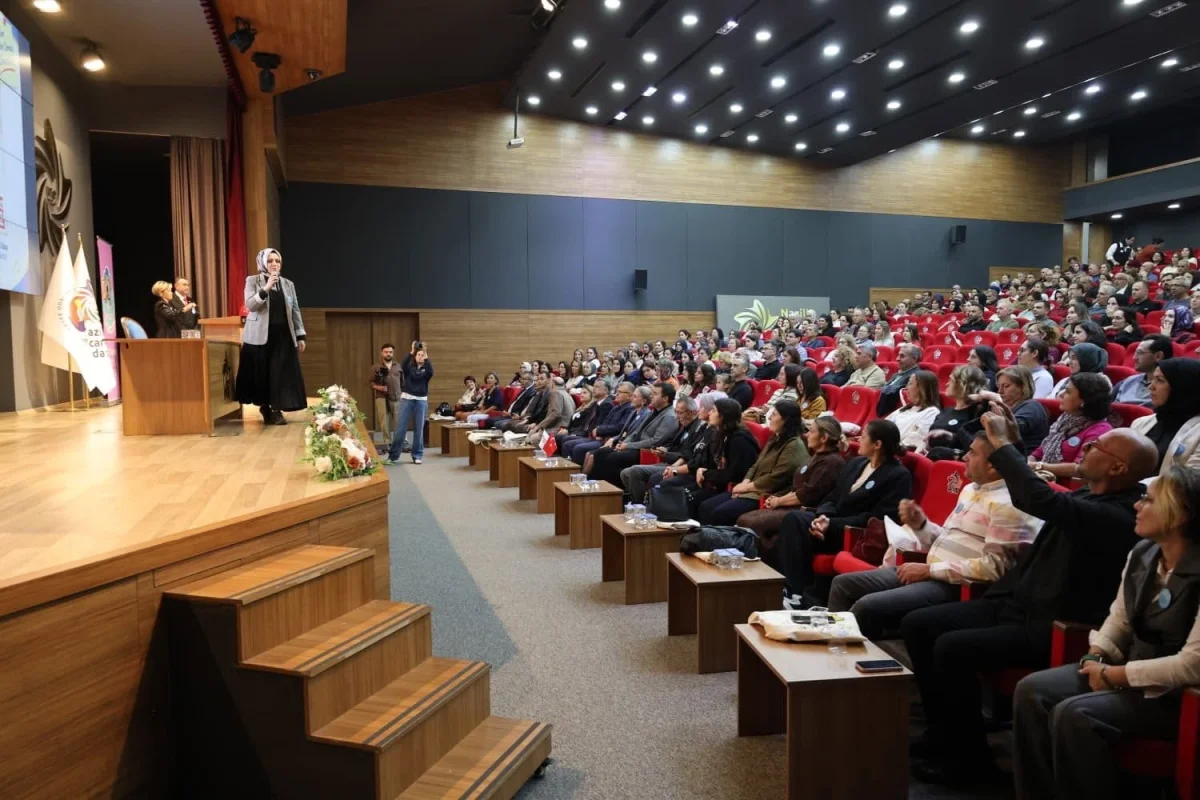 Nazilli'de 6 bin 400 öğrencinin ardından öğretmenler de akran zorbalığına karşı eğitildi 4