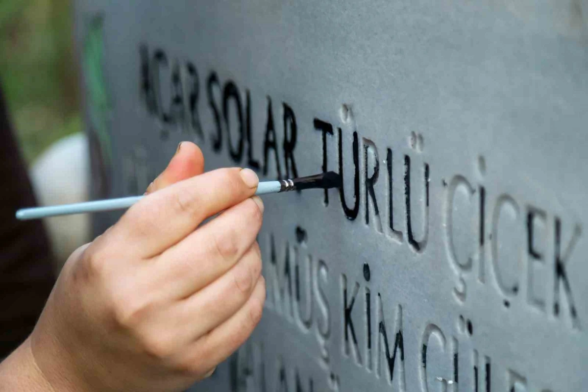 Gümüşhaneli sanatçı silinmiş mezar taşlarını ve çeşmeleri gönüllü yeniliyor 3