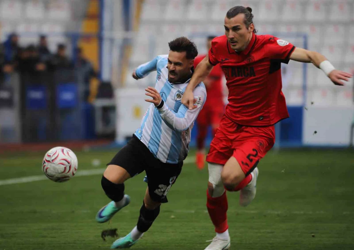 Trendyol Süper Lig'de Erzurumspor FK ile Çorum FK maçının ilk yarısı tamamlandı 1