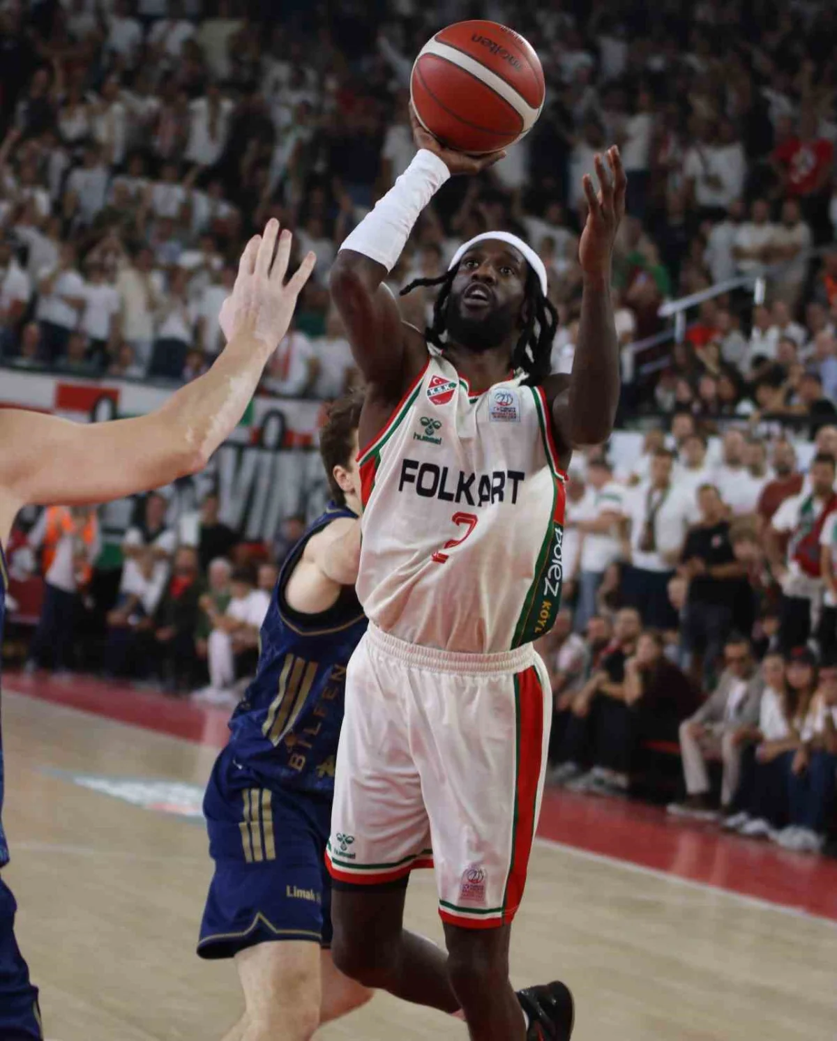 Fenerbahçe, İzmir deplasmanında Karşıyaka'yı farklı geçti 5