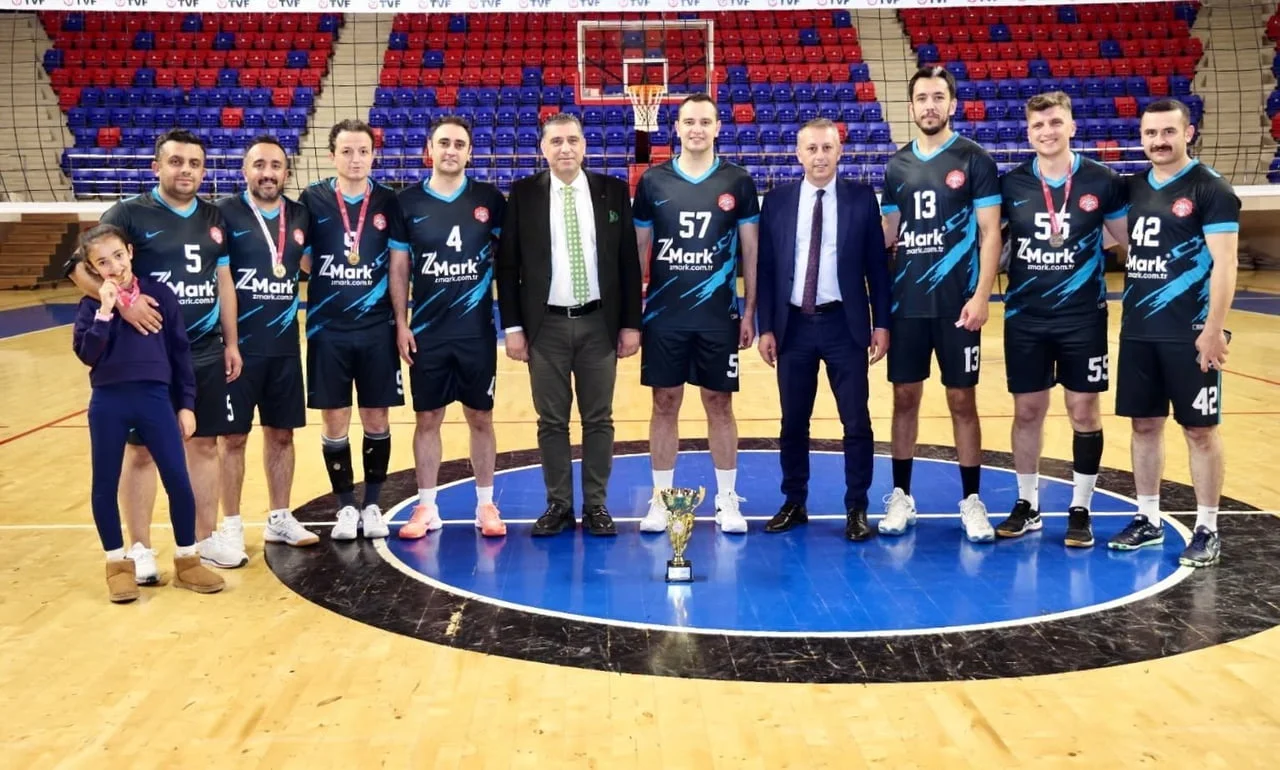NİĞDE’DE KAMU SPOR OYUNLARI’NDA VOLEYBOL ŞAMPİYONU BELLİ OLDU