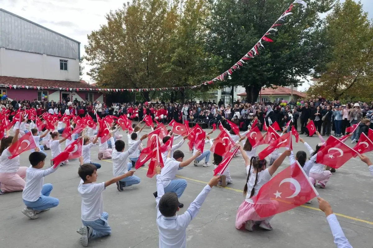 Çivril’de 29 Ekim Cumhuriyet Bayramı kutlamaları törenlerle başladı 3