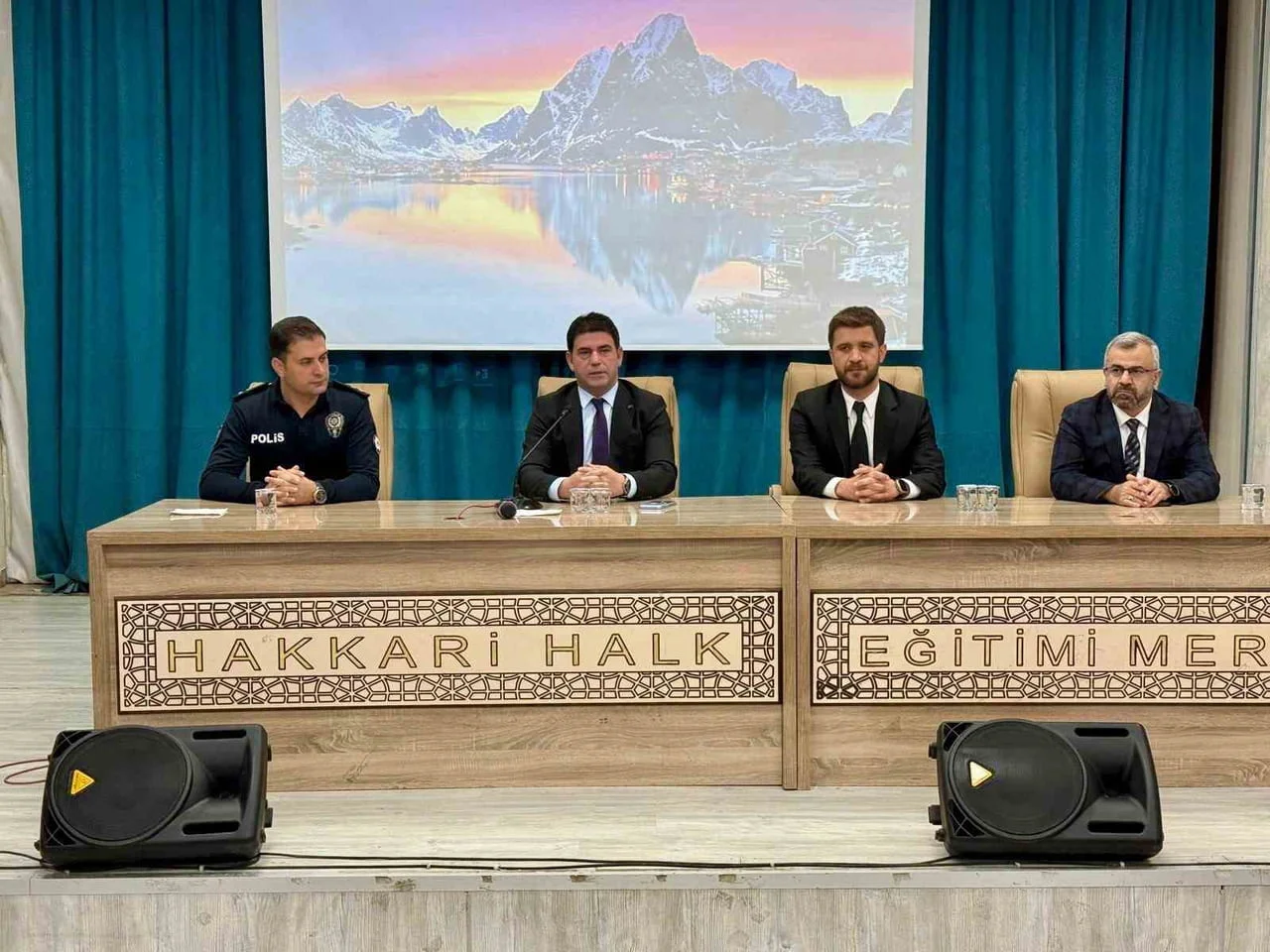 HAKKÂRİ’DE ÖĞRENCİLERİN GÜVENLİ VE HUZURLU EĞİTİM ALMASI AMACIYLA 230 BAHÇE GÖREVLİSİ VE 389...