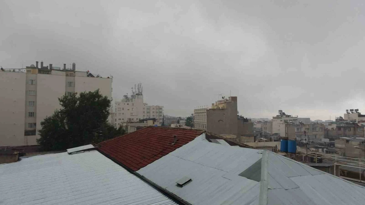 Kilis’te yağışlı hava ulaşımı ve günlük yaşamı etkiledi 4